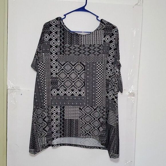 A Robert Louis Women's Top Tunic Bandana Print Boho Artsy Career Evening XL NWT - Picture 1 of 9